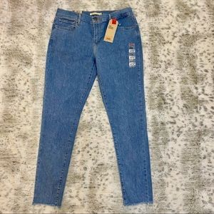 Levi’s 710 Super Sculpt NWT 32x30